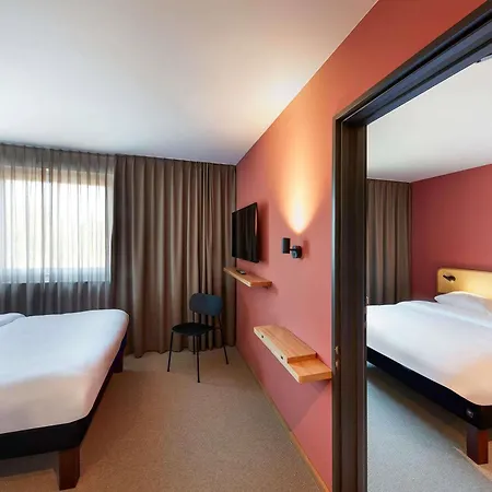 מלון Ibis Styles 3*