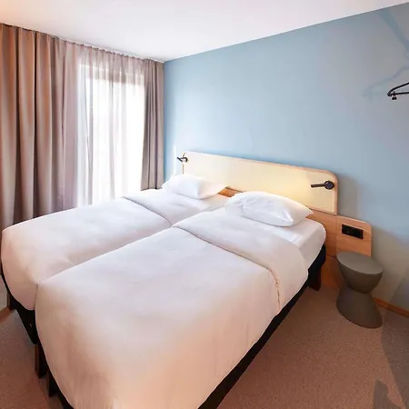 Ibis Styles 3* באיירוט